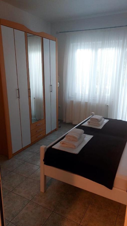 Apartments ดูเช ภายนอก รูปภาพ